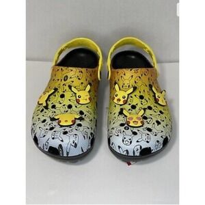 207761-0C4] Mens Crocs Classic Pokemon Clog Crocs x Pokemon "Pikachu" M 8 / W 10